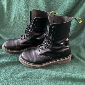 Dr Martens 1490 Black Leather Boots size 8